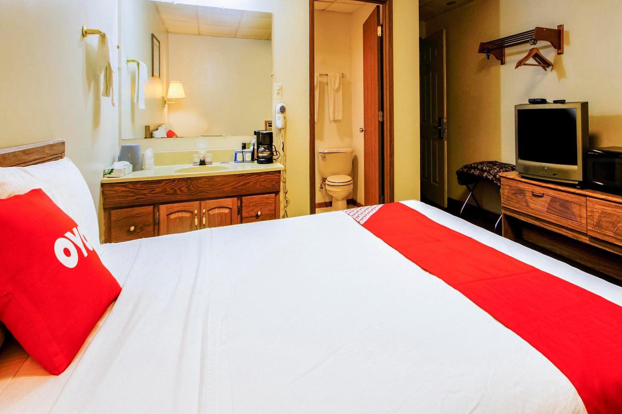 Oyo Hotel Chapmanville Inn, Wv - Hwy 119 Екстериор снимка