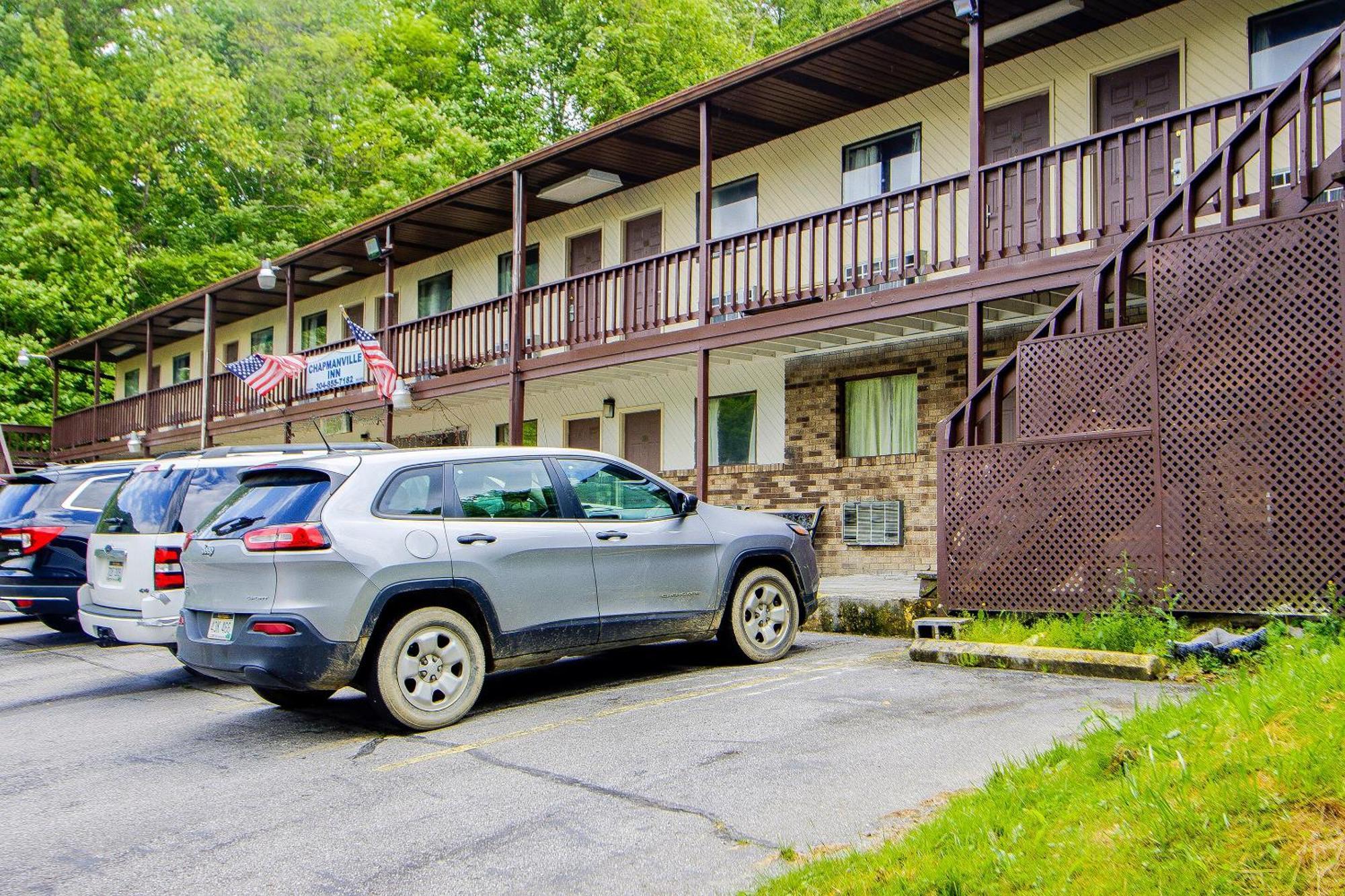 Oyo Hotel Chapmanville Inn, Wv - Hwy 119 Екстериор снимка