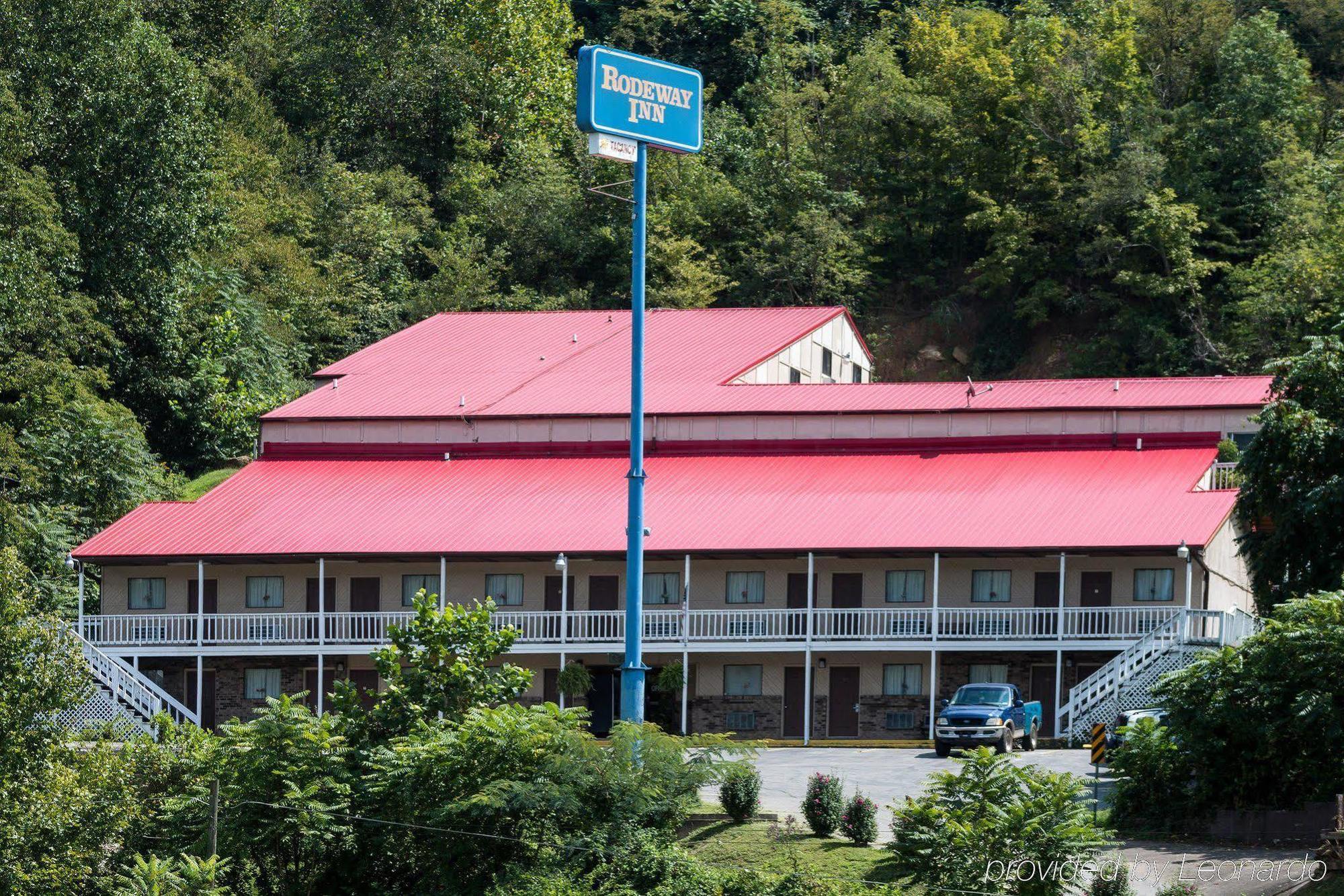 Oyo Hotel Chapmanville Inn, Wv - Hwy 119 Екстериор снимка